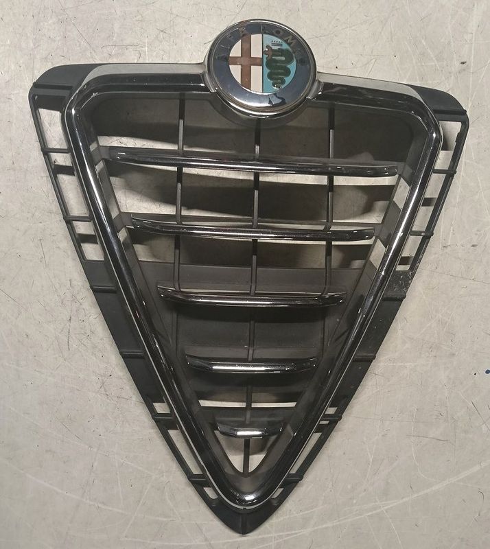 Griglia anteriore ALFA GIULIETTA (2010-2013)