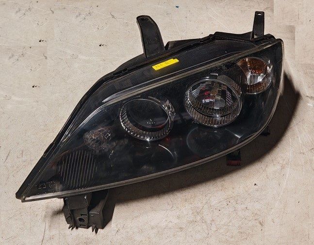 Fanale anteriore sinistro 6M71-13W030AD MAZDA 2 1.2 Benzina (2003-2007) doppia parabola Fanale anteriore sinistro 6M71-13W030AD MAZDA 2 1.2 Benzina (2003-2007) doppia parabola