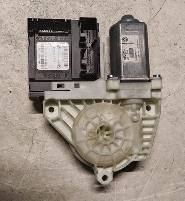 Motorino alzacristalli posteriore sinistro 5K0959793-5K0959701D VOLKSWAGEN GOLF 6 2008-2012 Motorino alzacristalli posteriore sinistro 5K0959793-5K0959701D VOLKSWAGEN GOLF 6 2008-2012
