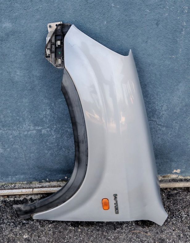 Parafango anteriore sinistro HONDA CR-V 2002-2006 Parafango anteriore sinistro HONDA CR-V 2002-2006