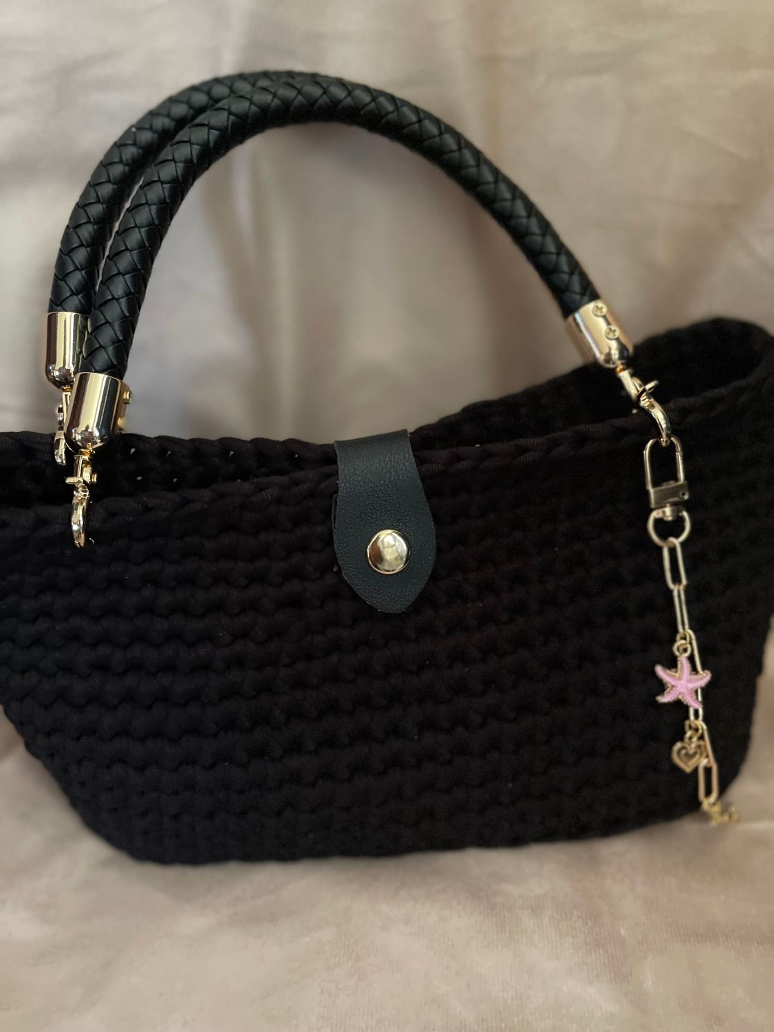 Crochet Handbag, Minnie handbag: Black with black bottom