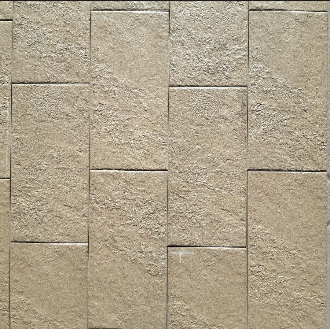 Pietra Beige 15x30 Esterno                                      disponibilità 13.86 mq