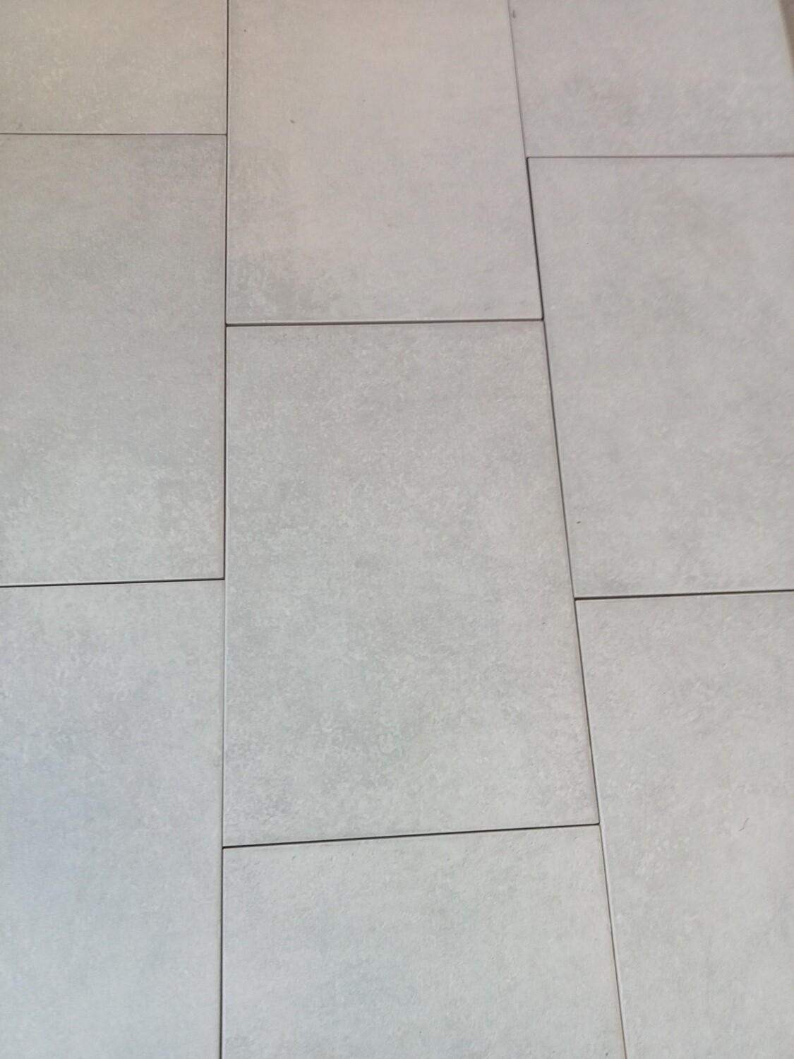 Pietra Lunare Bianco 30x45
disponibilità di 8.1 mq
