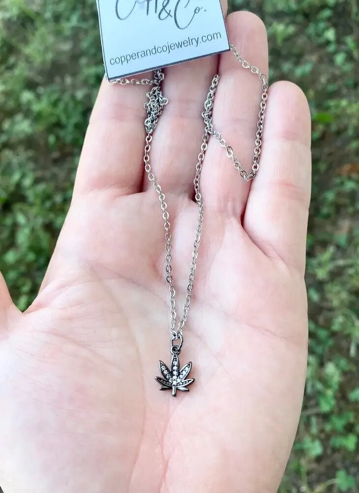 Dainty Leaf Necklace, Color: Black