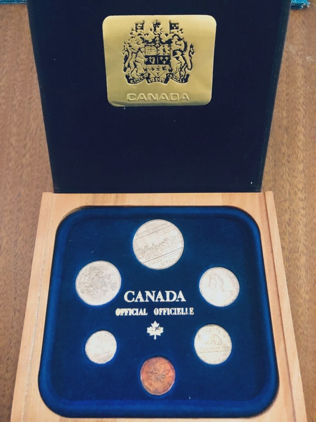 Canada 6 Coin Set with case 1982