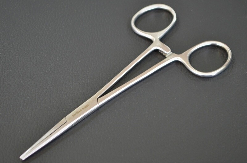 Pince hémostatique 5.5&#39;&#39;, (14cm), droite