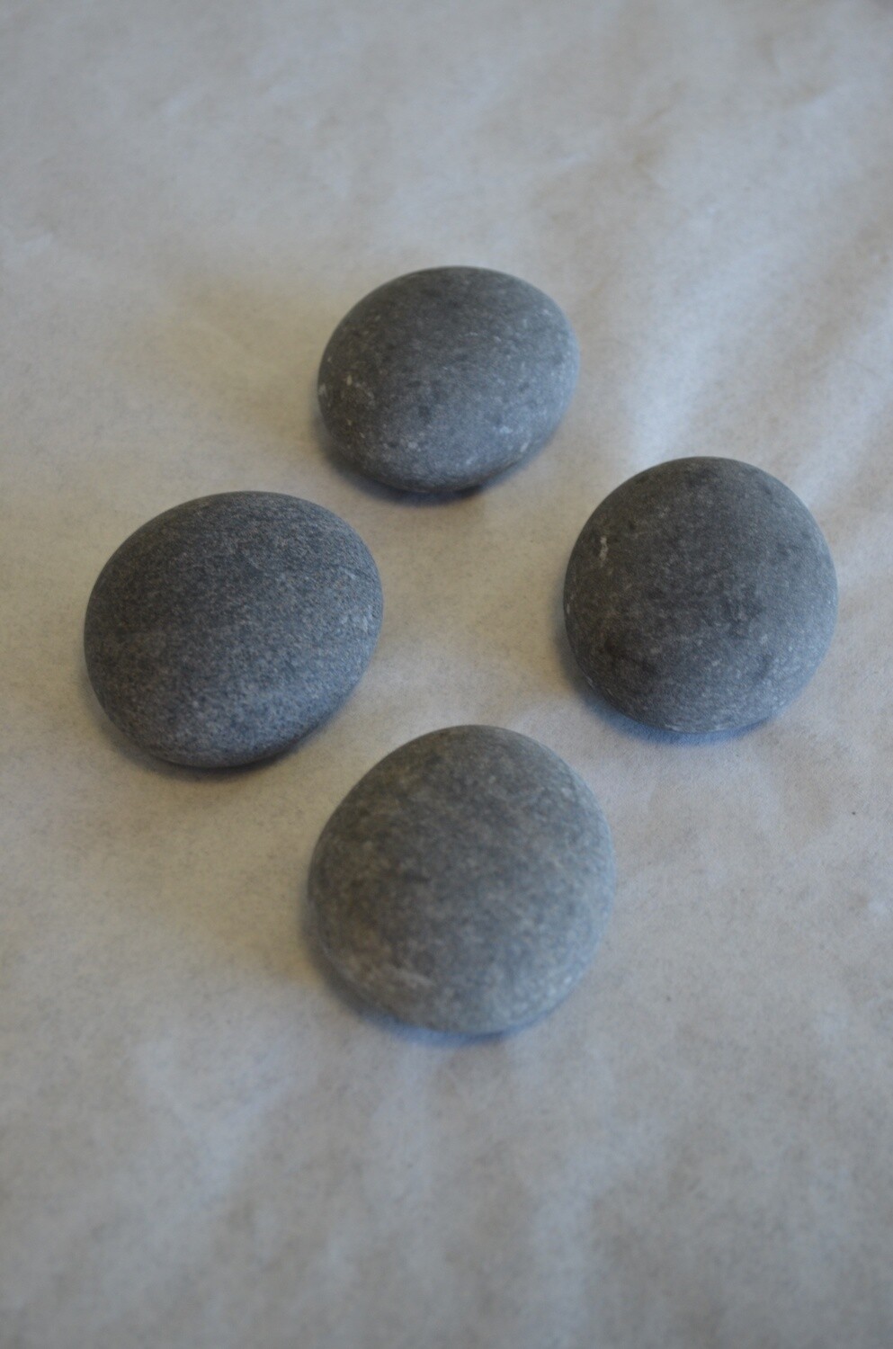 4 Grosses pierres de Basalte 3'' - 3.5''