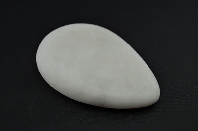 1 Petite pierre de coin, forme goutte d'eau - marbre, 2.75'' x 1.875'' x 0.625''