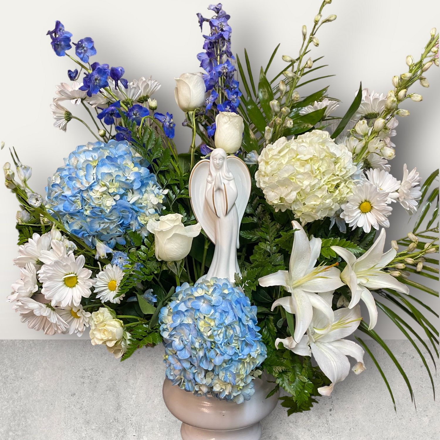 Lovely Angel  Arrangement, Size: Standard