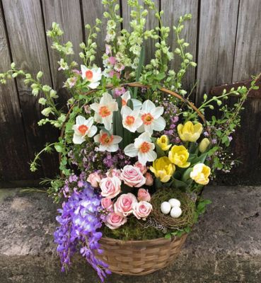 Country Style Basket Blooms