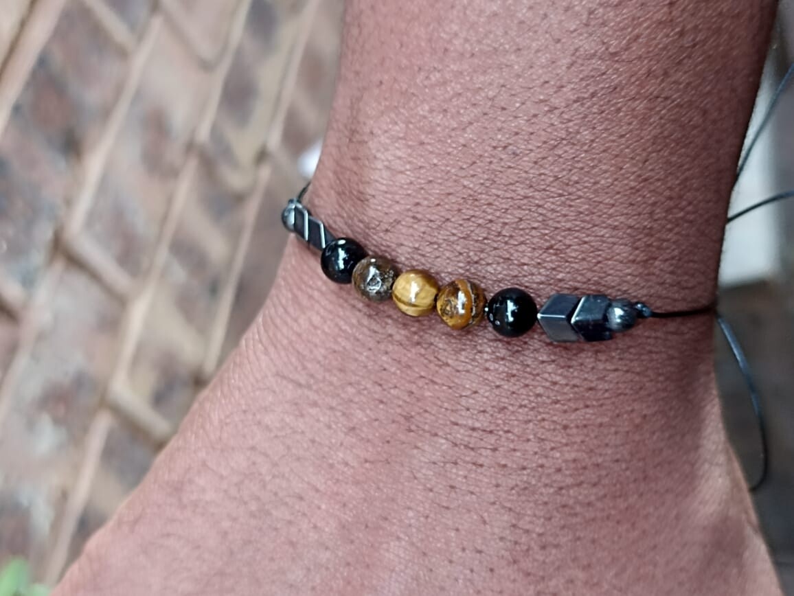 Triple protection string bracelet (adjustable)