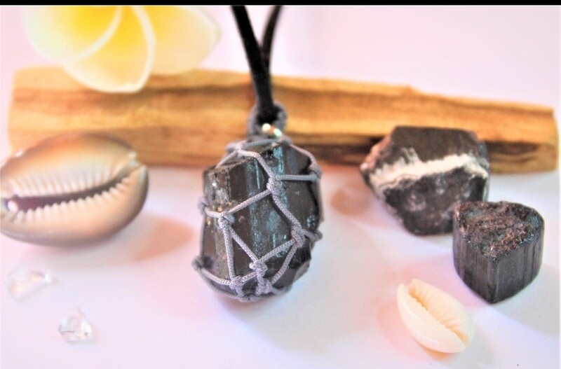 Black Tourmaline macramé necklace 