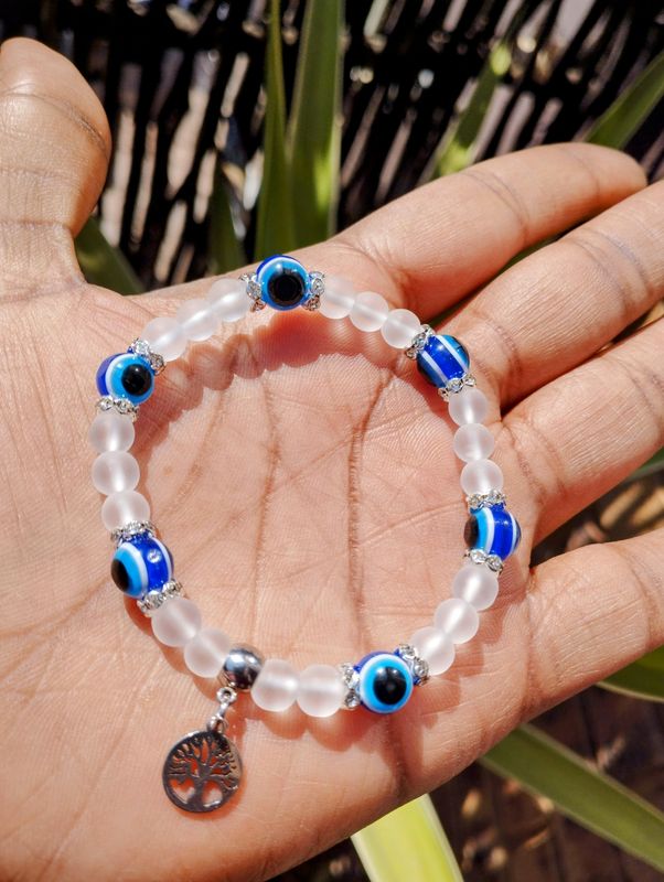 Evil Eye elastic bracelet (for protection) has no crystals 
