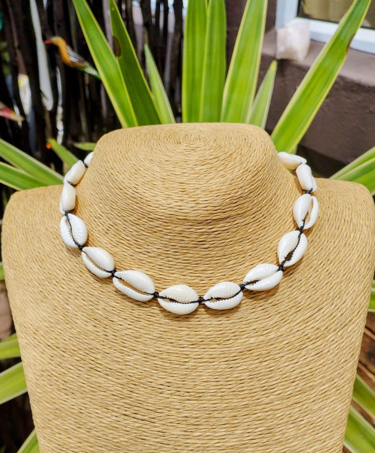 Cowrie shell necklace (Chocker)