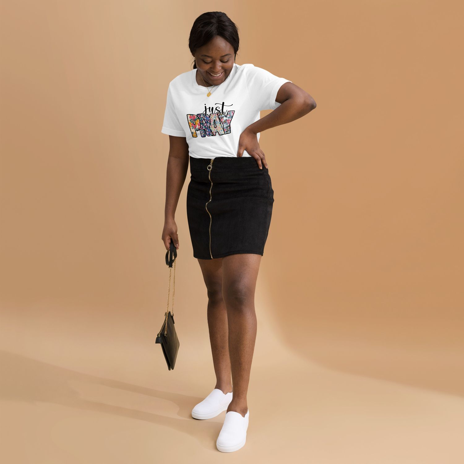 Just Pray Floral Graphic Unisex T-Shirt – Faith-Inspired Christian Tee