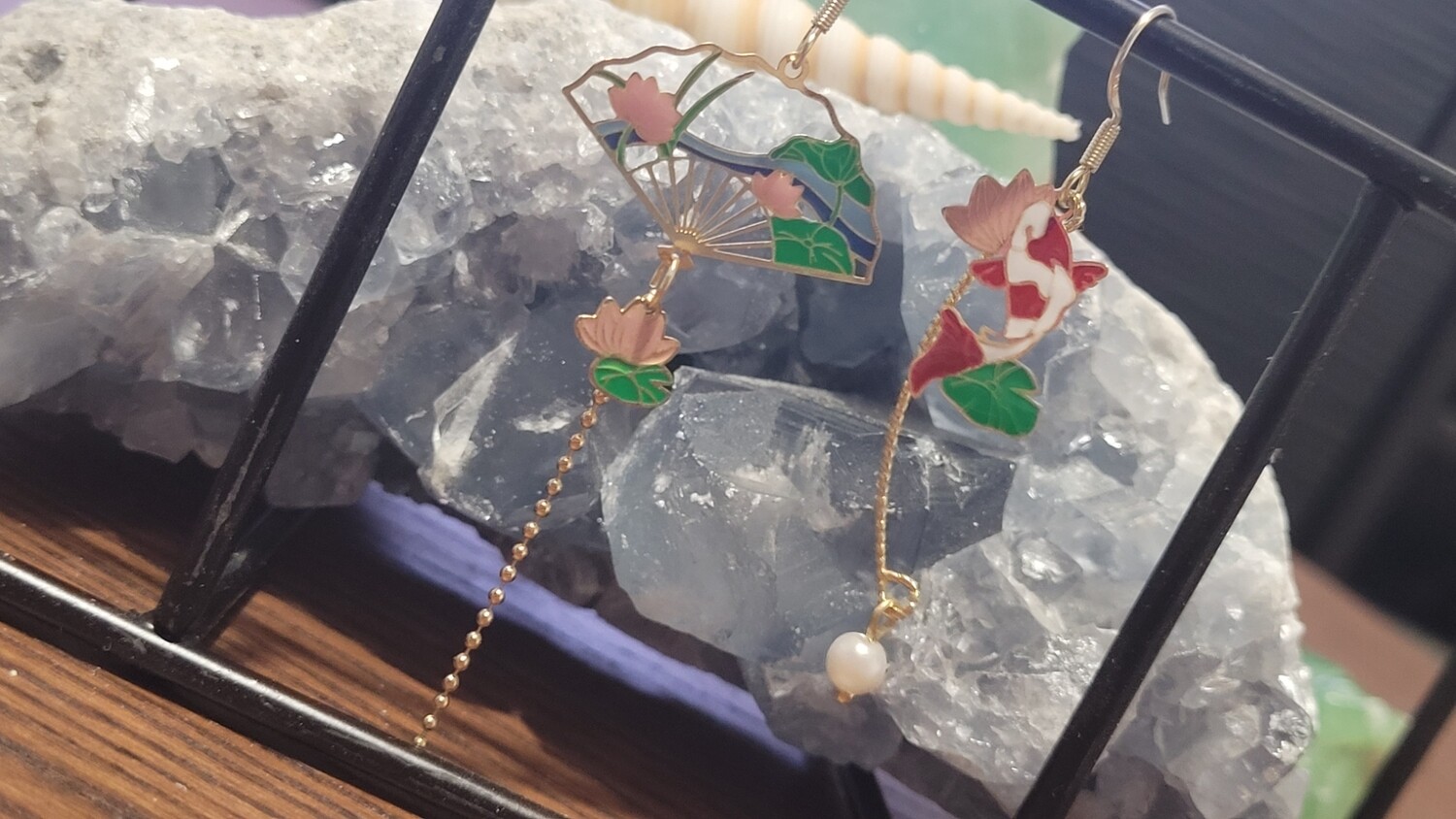 boucles d&#39;oreilles asymétrique éventail 