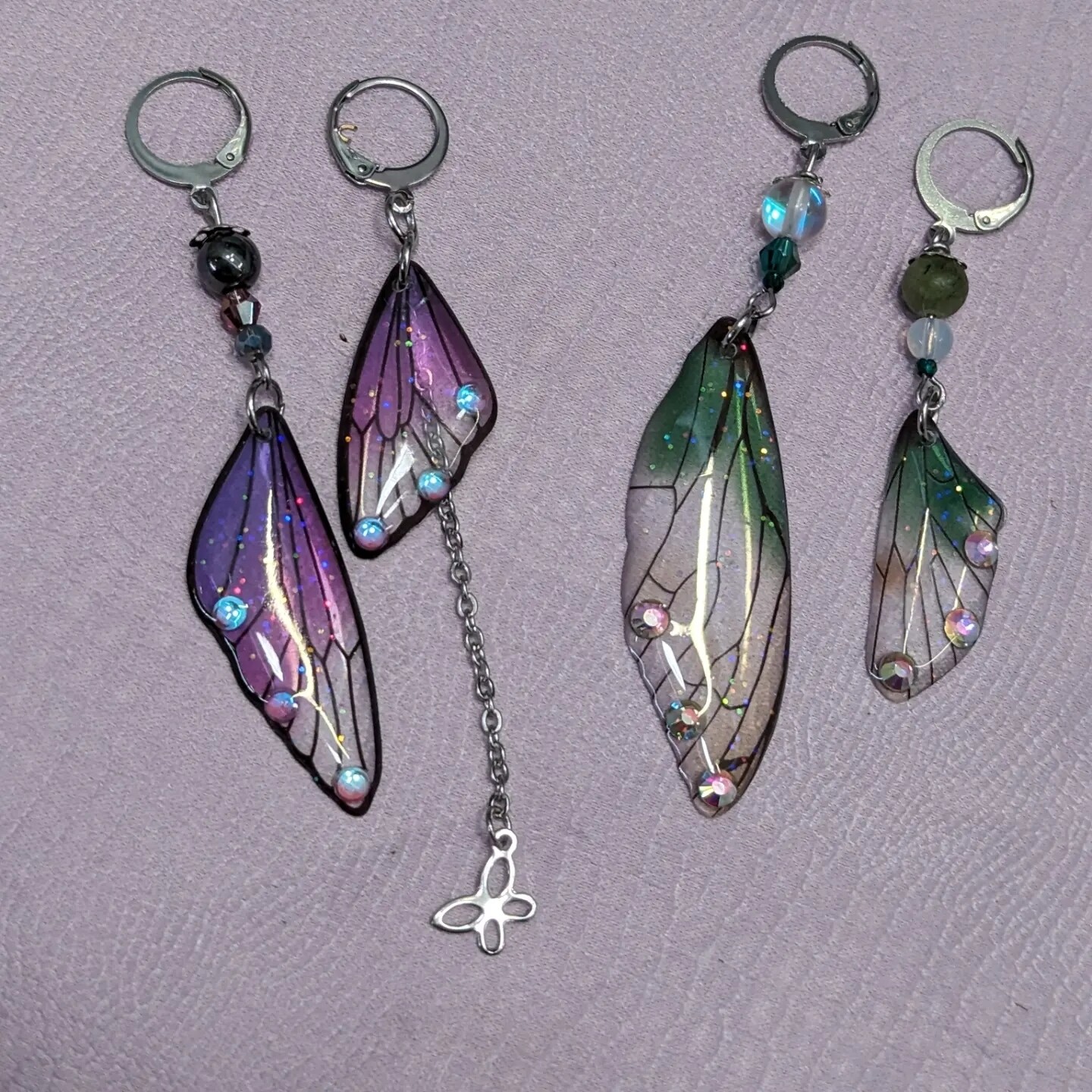Boucles d&#39;oreilles asymétriques ailes de libellules