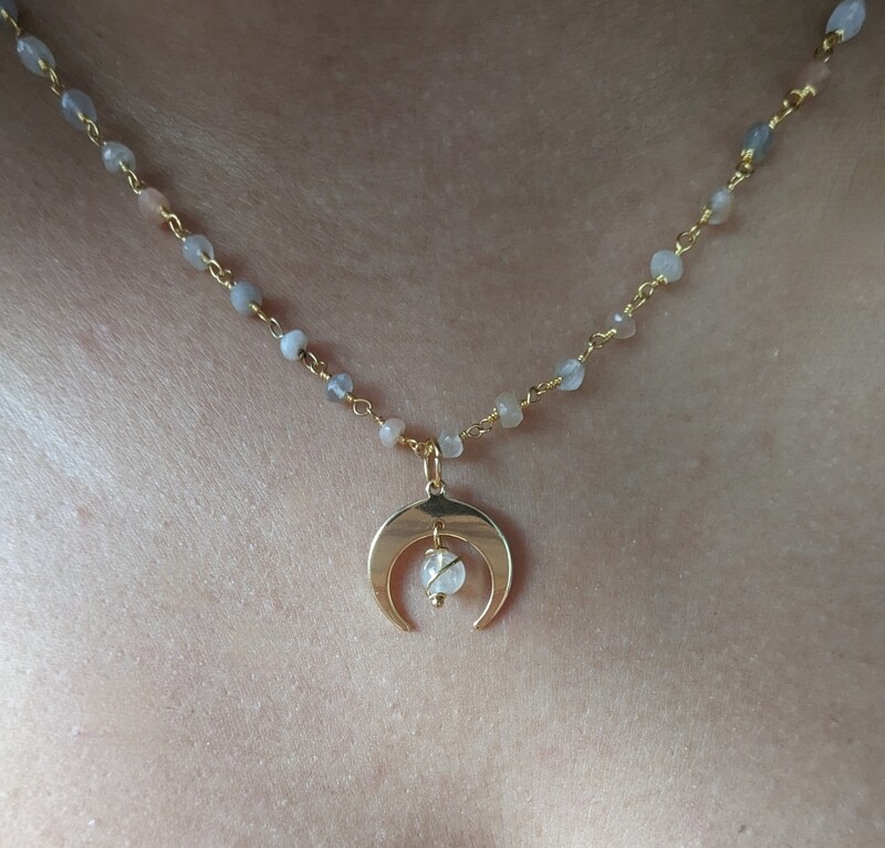 Collier raffiné pierre de Lune
