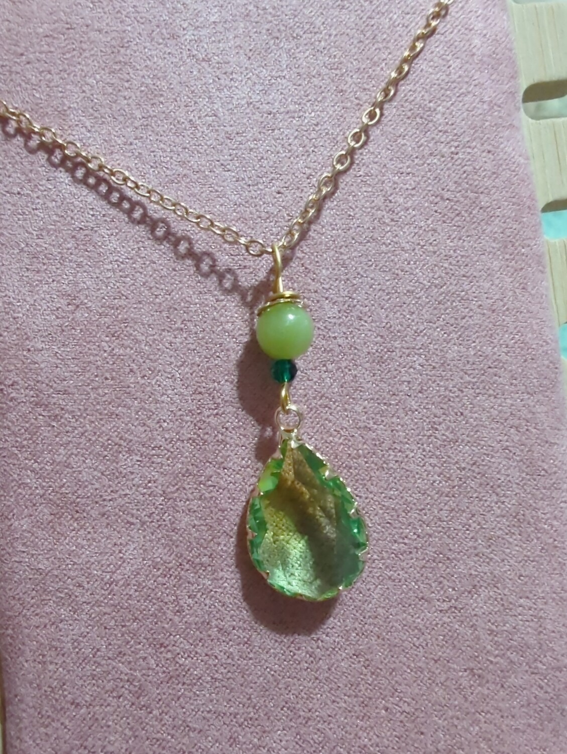 Pendentif perle de jade