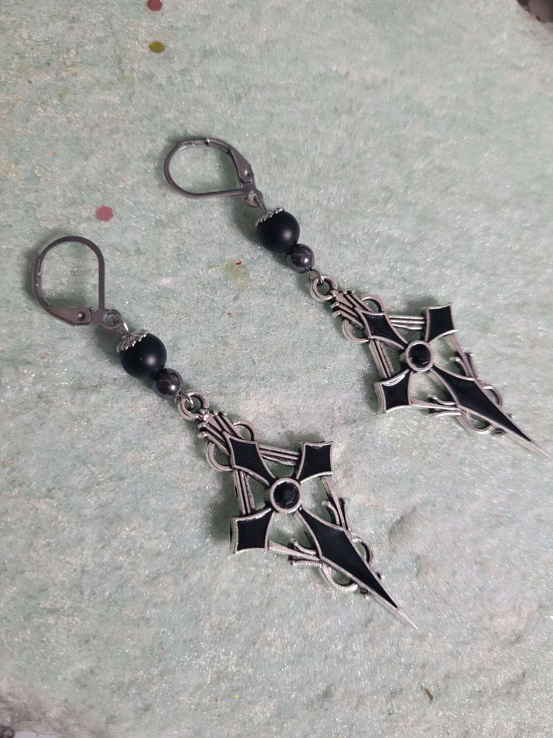 Boucles d&#39;oreilles croix