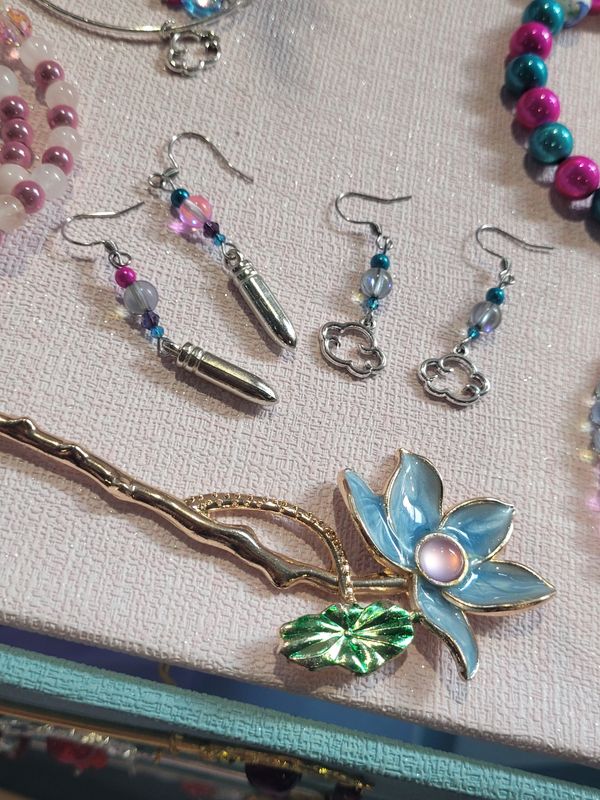 Boucles d&#39;oreilles Jinx nuages