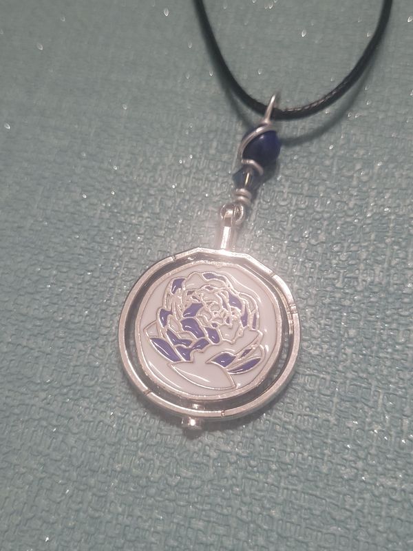 Pendentif Jinx parallèle
