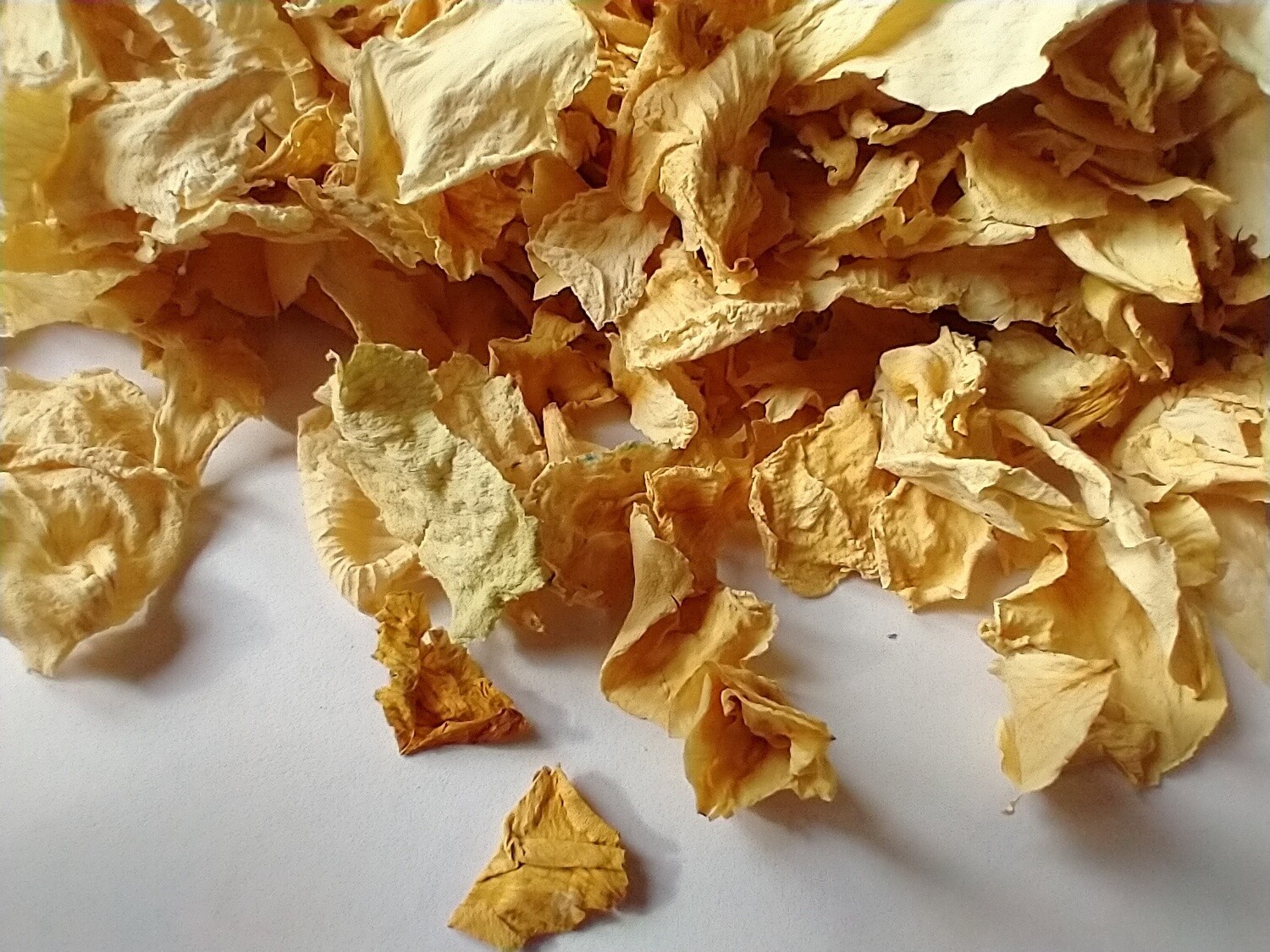 Natural rose petal confetti cream Seconds - litre