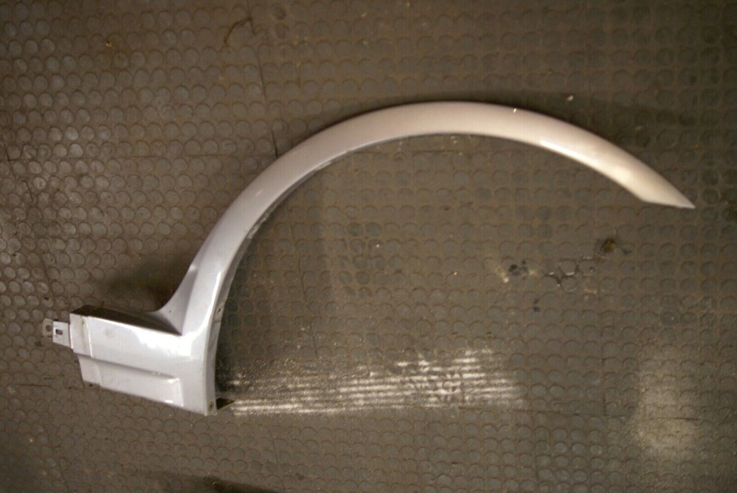 Kotflügel rechts vorn Radlauf Verkleidung 517734018080 BMW X3 E83 Silbergrau