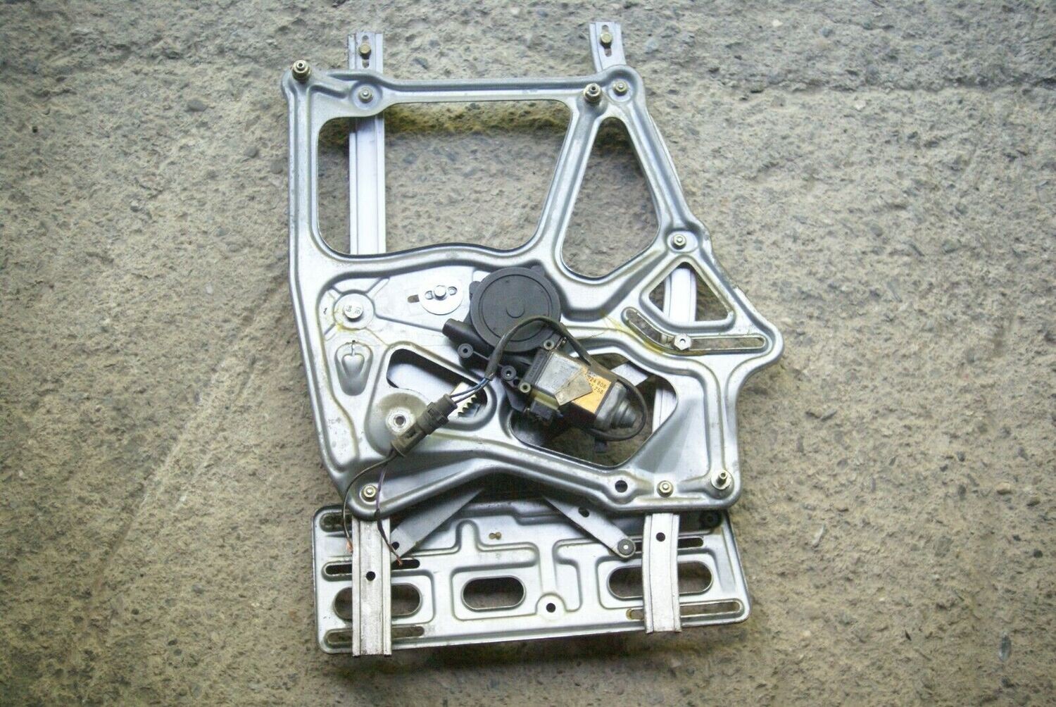 BMW E30 Cabrio Fensterheber Gestänge + Motor HINTEN RECHTS