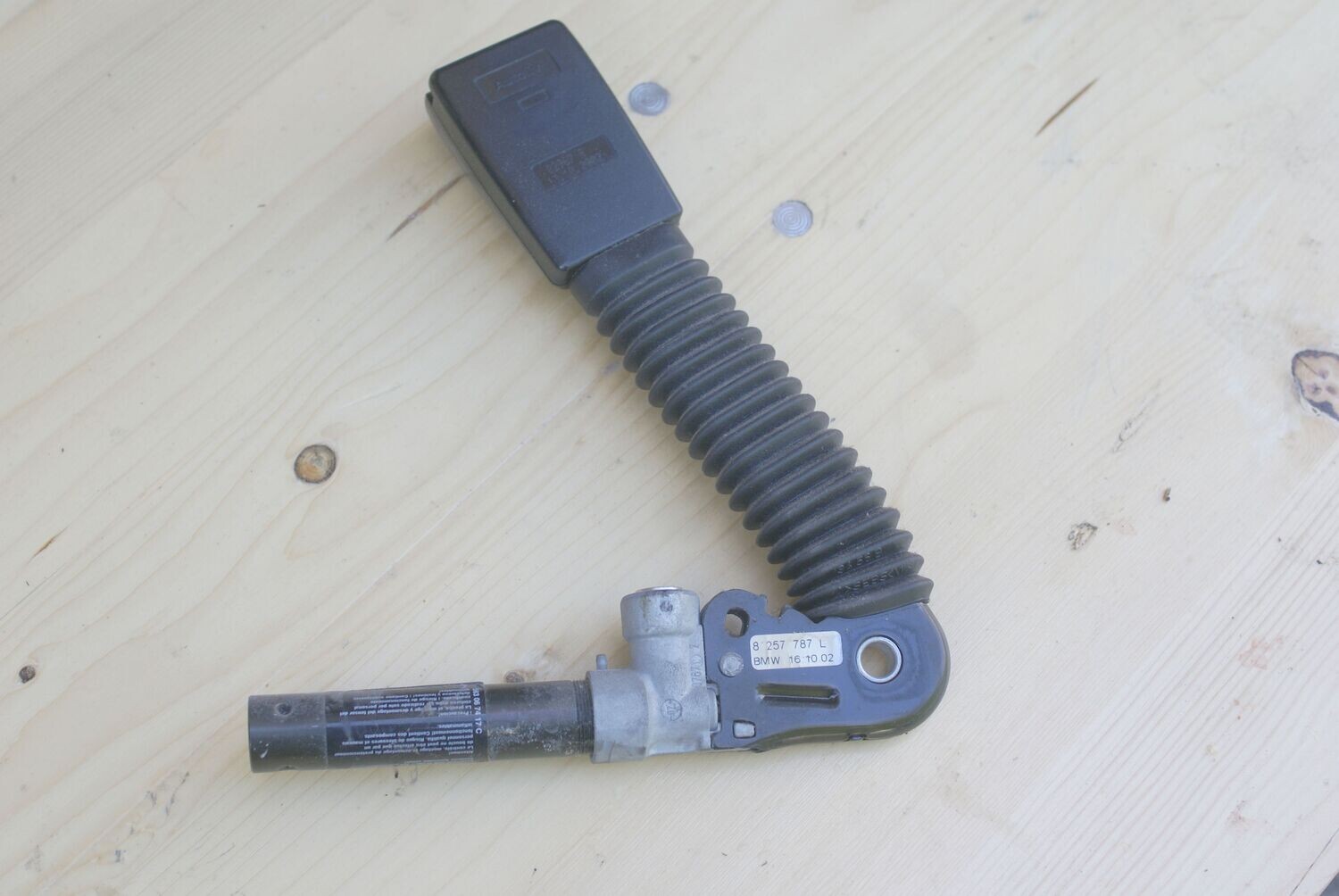 BMW E46 Gurtschloss links 8257787