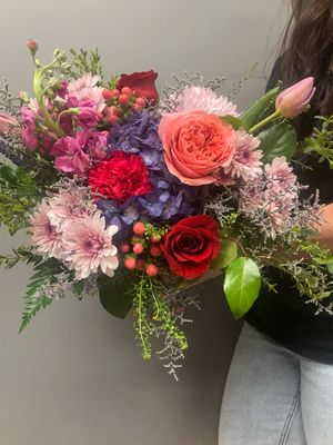 Medium Valentines Arrangement