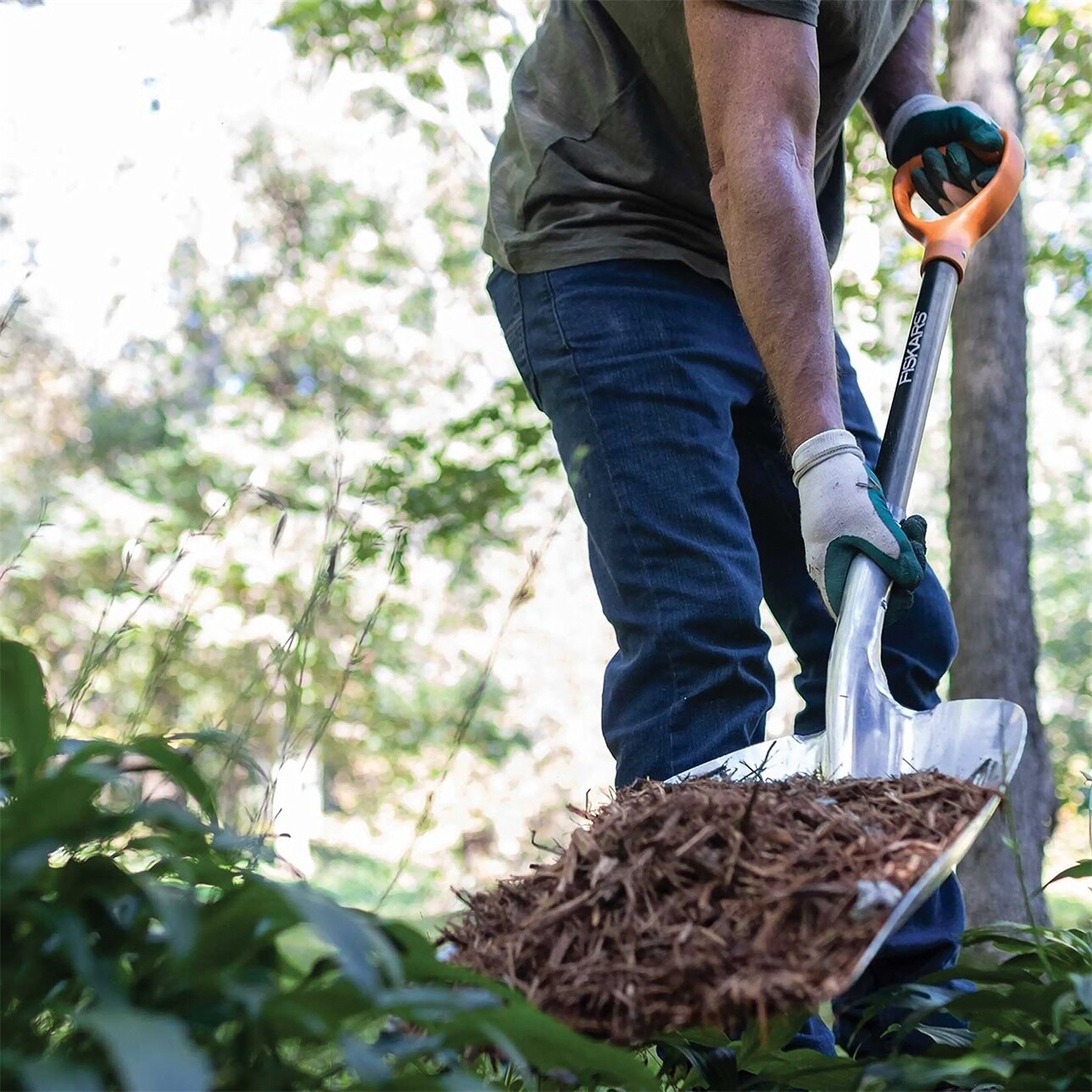 Fiskars® Scoop Shovel