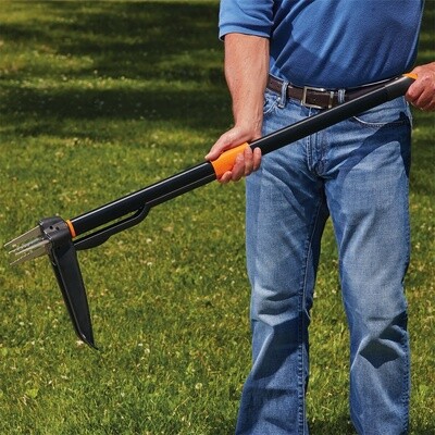 Fiskars® Deluxe Stand-Up Weed Puller (4-claw)