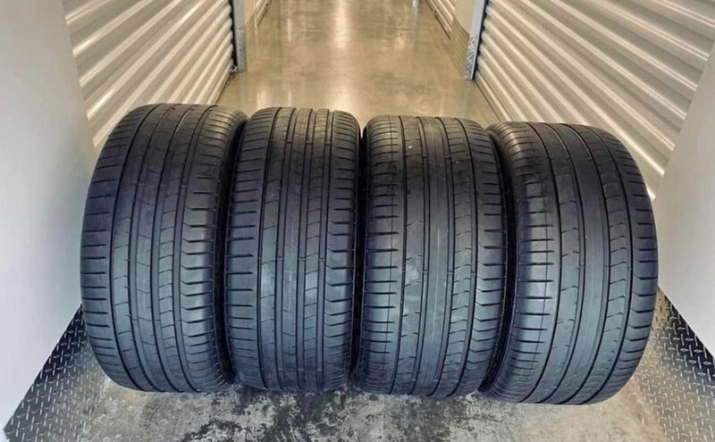 315/35r20 and 275/40r20 Staggered Runflat Set of Tires