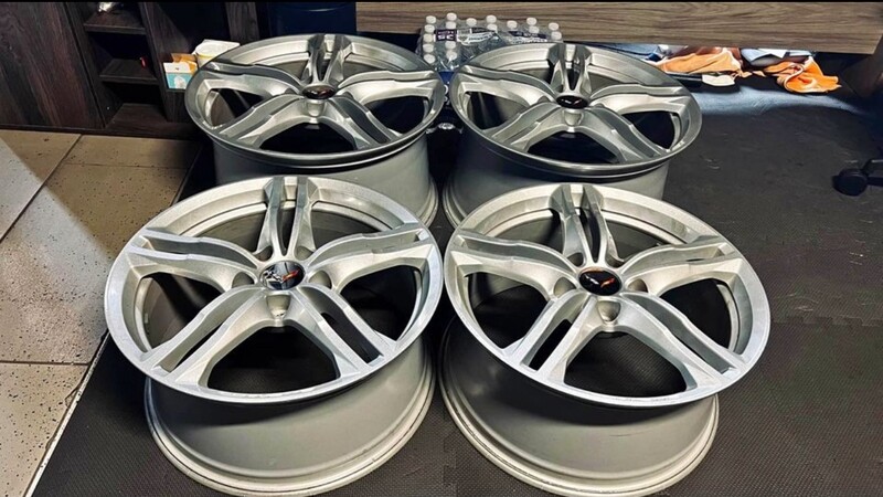 Corvette Staggered Wheels