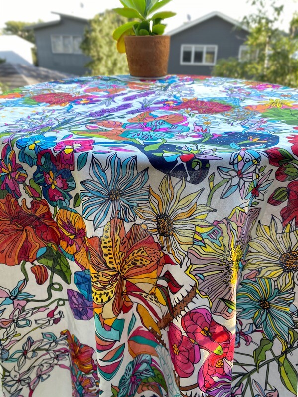 'In Bloom - Sunny Day' round linen tablecloth
