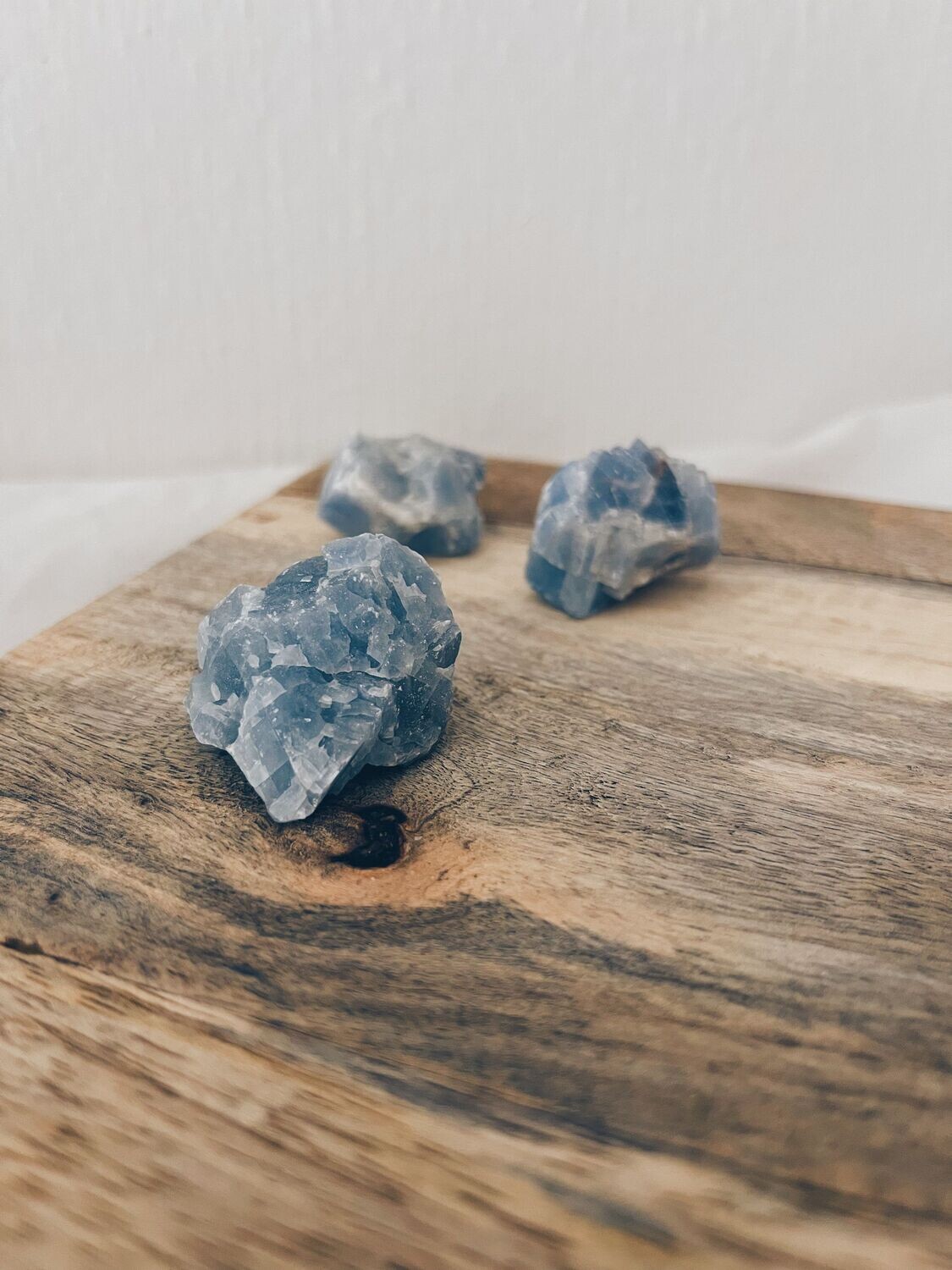 Brokje blauwe calciet