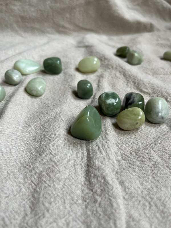 Trommelsteen nefriet jade