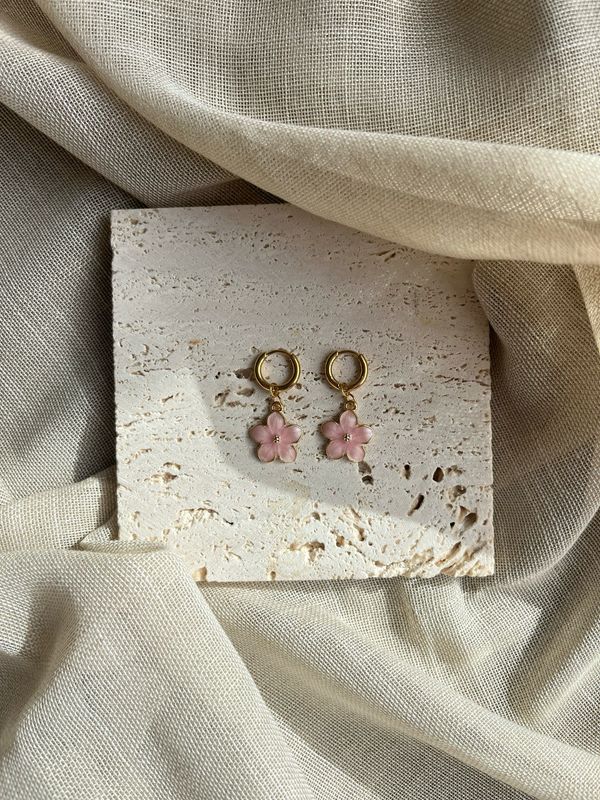 Oorbellen roze bloem