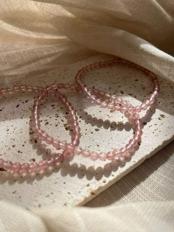 Aardbeienkwarts armband 4mm