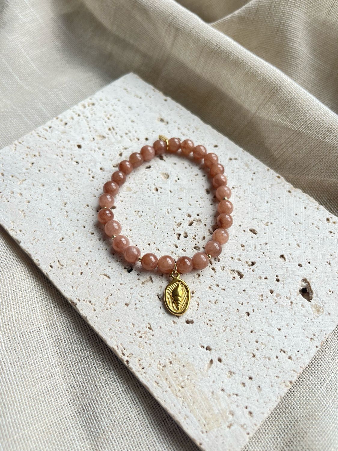 Armband natuursteen jade schelp