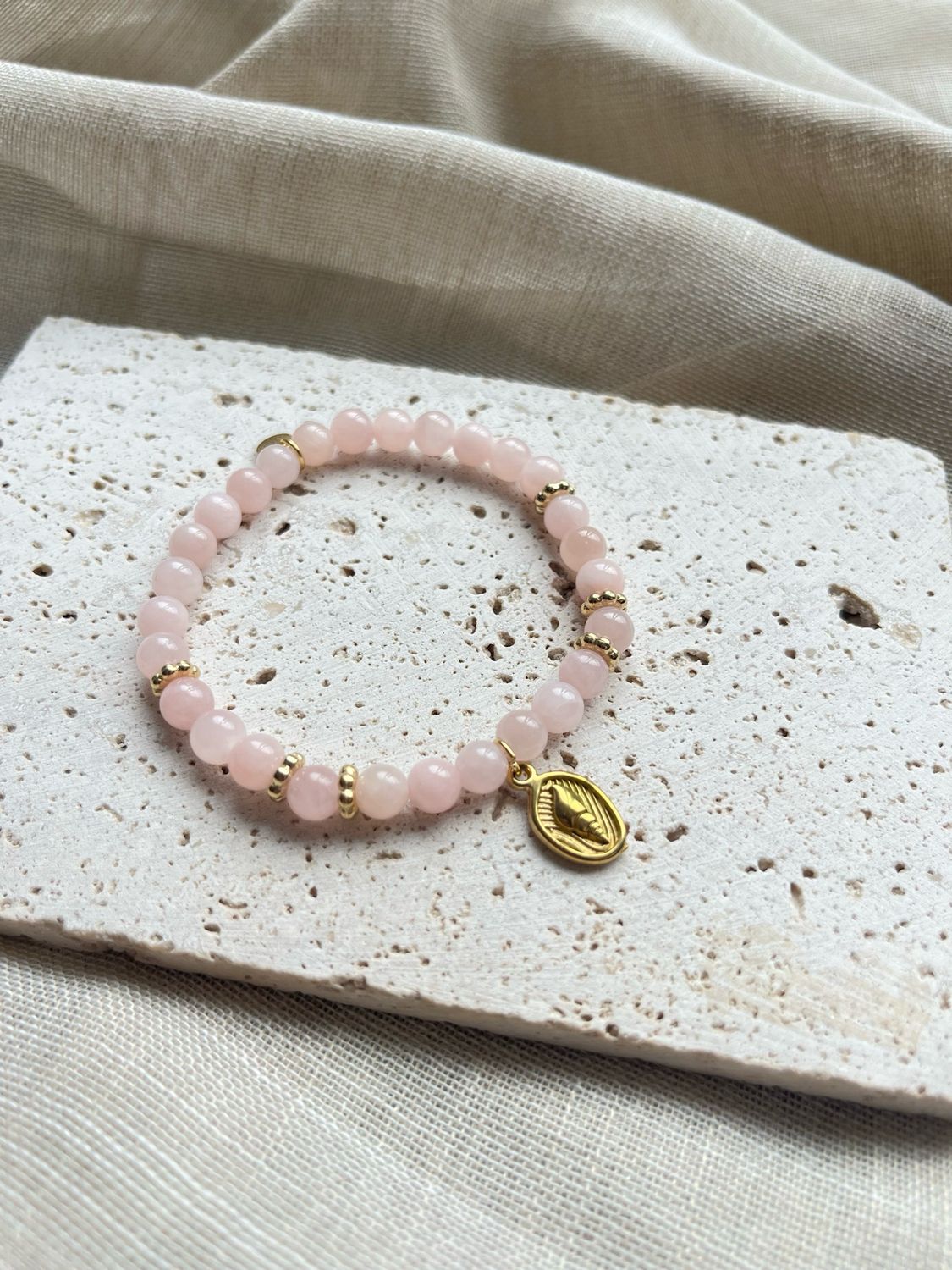 Armband rozenkwarts schelpje