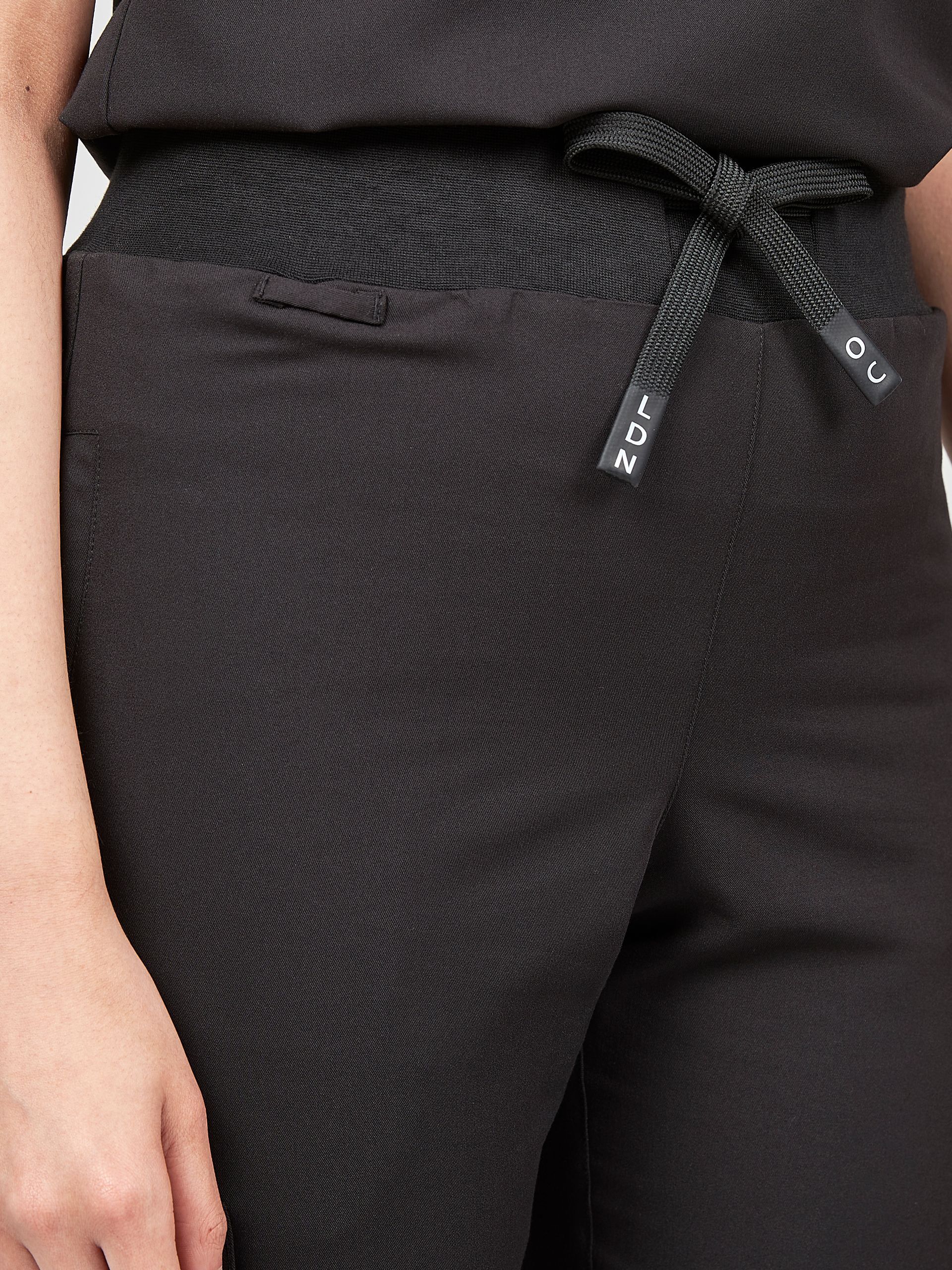 Women's Solis Scrub Joggers - Midnight Black