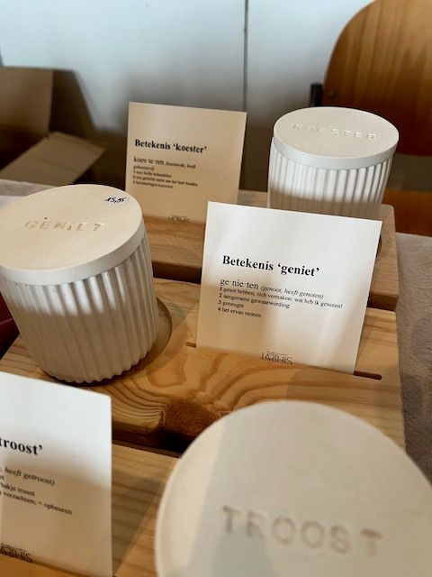 Kaarsje - Geniet (glad of geribbeld potje) + kaartje