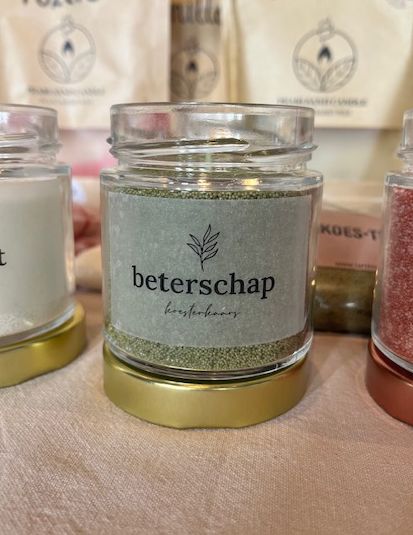 Beterschap - koesterkaars met kaarsenzand naar keuze