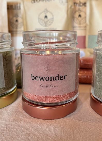 Bewonder - koesterkaars met kaarsenzand naar keuze