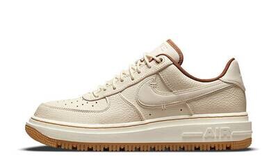 NIKE Air Force 1 Luxe