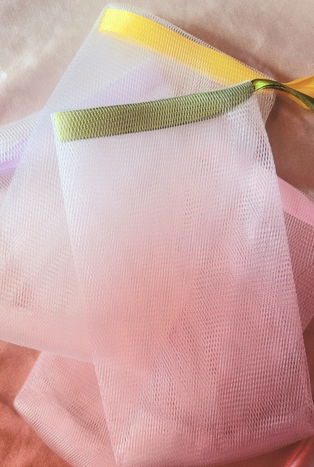 EXFOLIATING MESH SOAP BAG