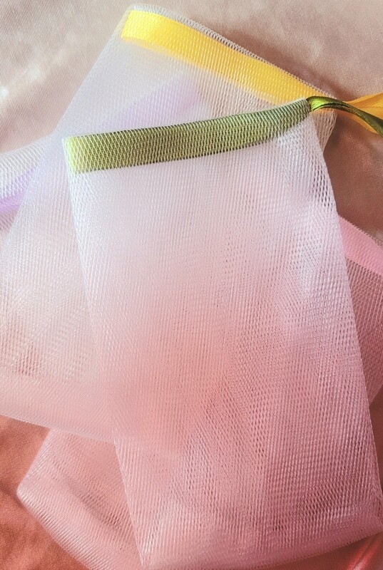 EXFOLIATING MESH SOAP BAG