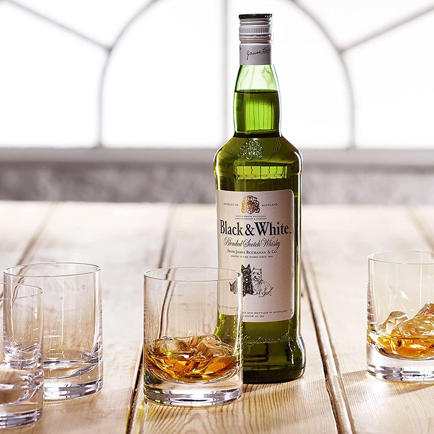 Black&amp;white 700ML 40%VOL